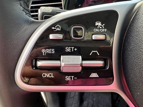 Used 2021 Mercedes-Benz GLS 450 4MATIC image 14