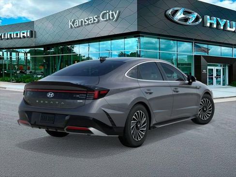 New 2026 Hyundai Sonata Limited FWD image 4