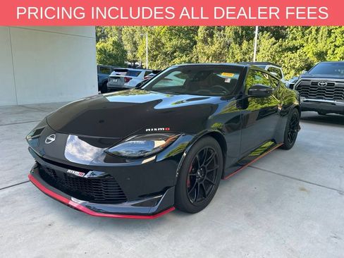 Used 2024 Nissan Z NISMO w/ Floor Mat Package RWD image 16