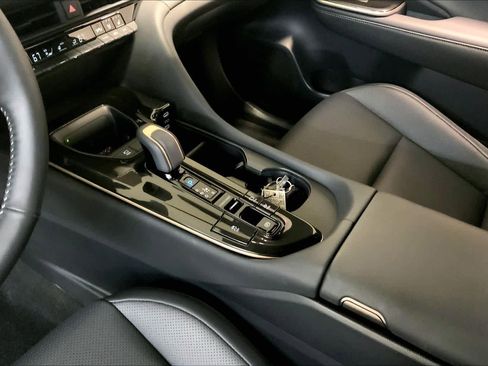 Used 2025 Toyota Crown Limited w/ Advanced Technology Package image 16