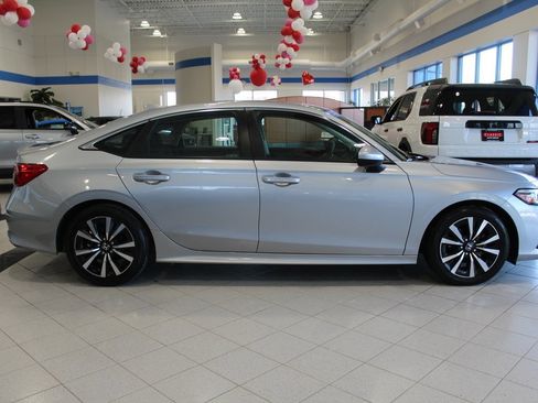 Certified 2023 Honda Civic EX image 4