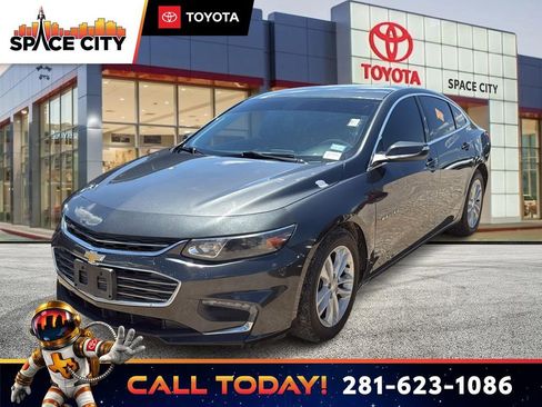 Used 2018 Chevrolet Malibu LT FWD image 1