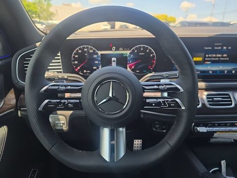 New 2026 Mercedes-Benz GLS 580 4MATIC image 14