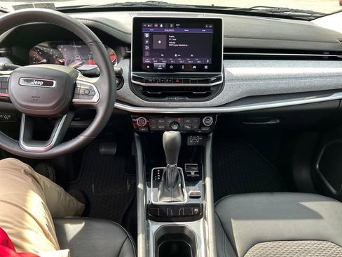 Used 2022 Jeep Compass Latitude w/ Convenience Group image 18