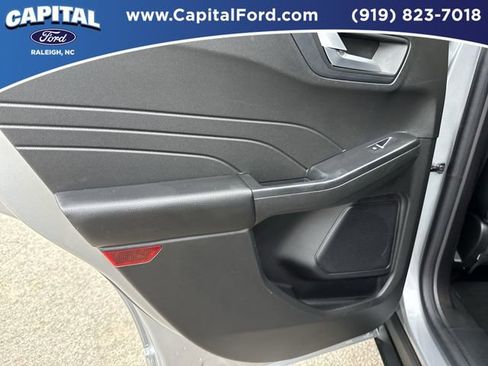 Certified 2023 Ford Escape ST-Line w/ Tech Pack #1 AWD/4WD image 16