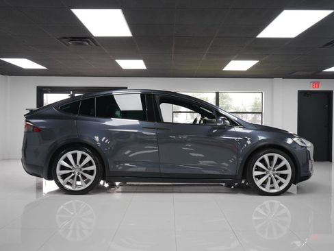 Used 2019 Tesla Model X 100D AWD/4WD image 4