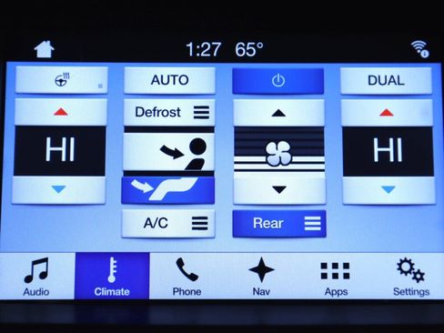 Used 2017 Ford Explorer XLT w/ Equipment Group 202A AWD/4WD image 18