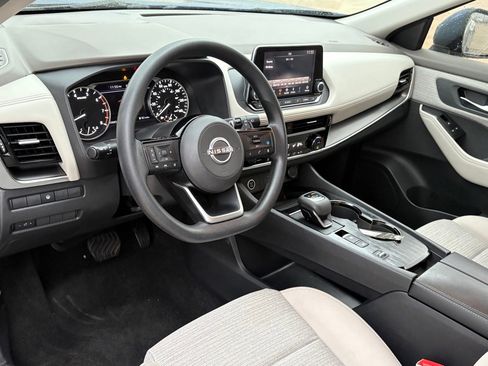 Used 2022 Nissan Rogue SV image 15