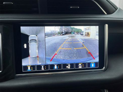 Used 2021 GMC Yukon Denali image 12