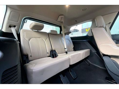 Used 2024 Ford Expedition Limited image 30