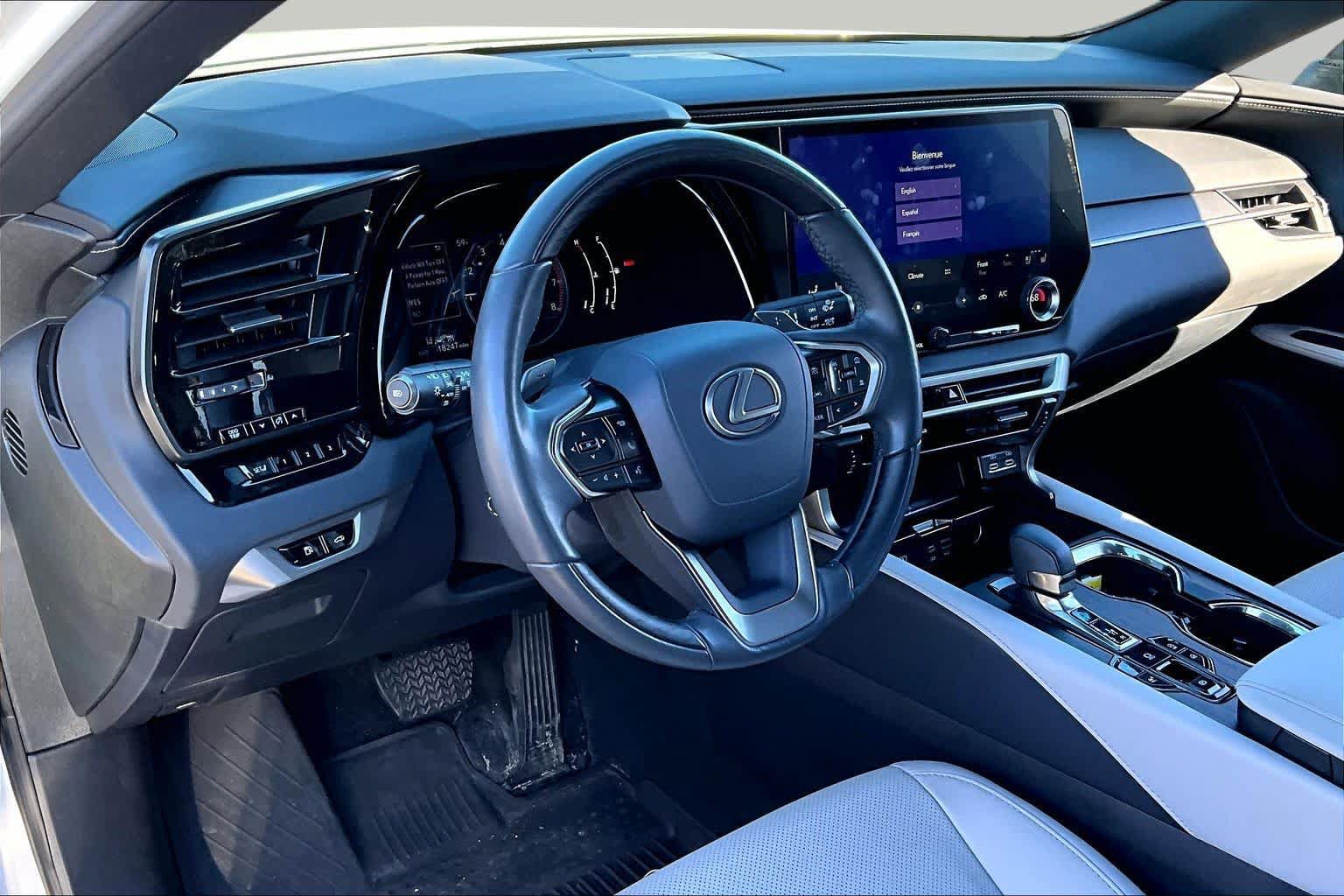 Used 2024 Lexus RX 350 Premium w/ Cold Area Package AWD/4WD image 18