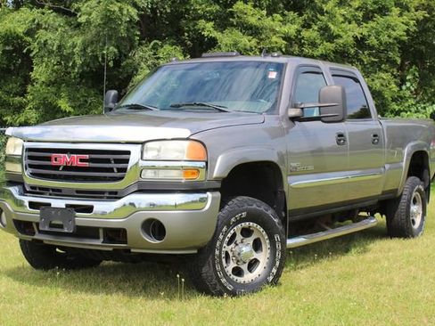 Used 2006 GMC Sierra 2500 SLE w/ Heavy-Duty Power Package image 1