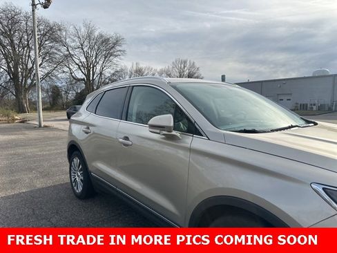 Used 2017 Lincoln MKC Reserve image 6