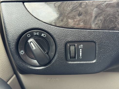 Used 2017 Dodge Grand Caravan SE FWD image 27