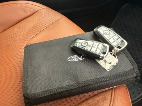 Used 2019 Ford Fusion Energi Titanium image 47