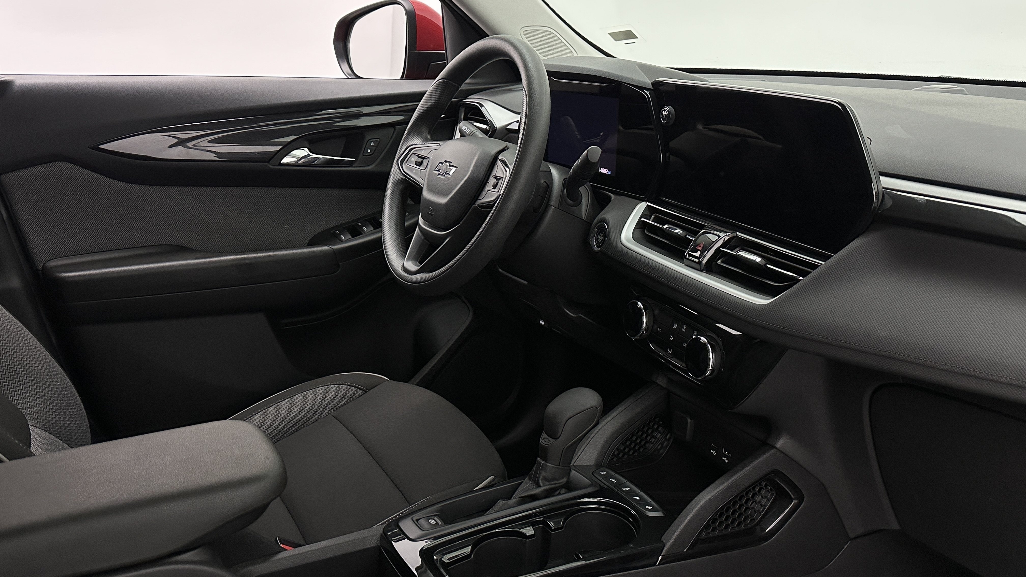 Used 2026 Chevrolet TrailBlazer LT FWD image 35