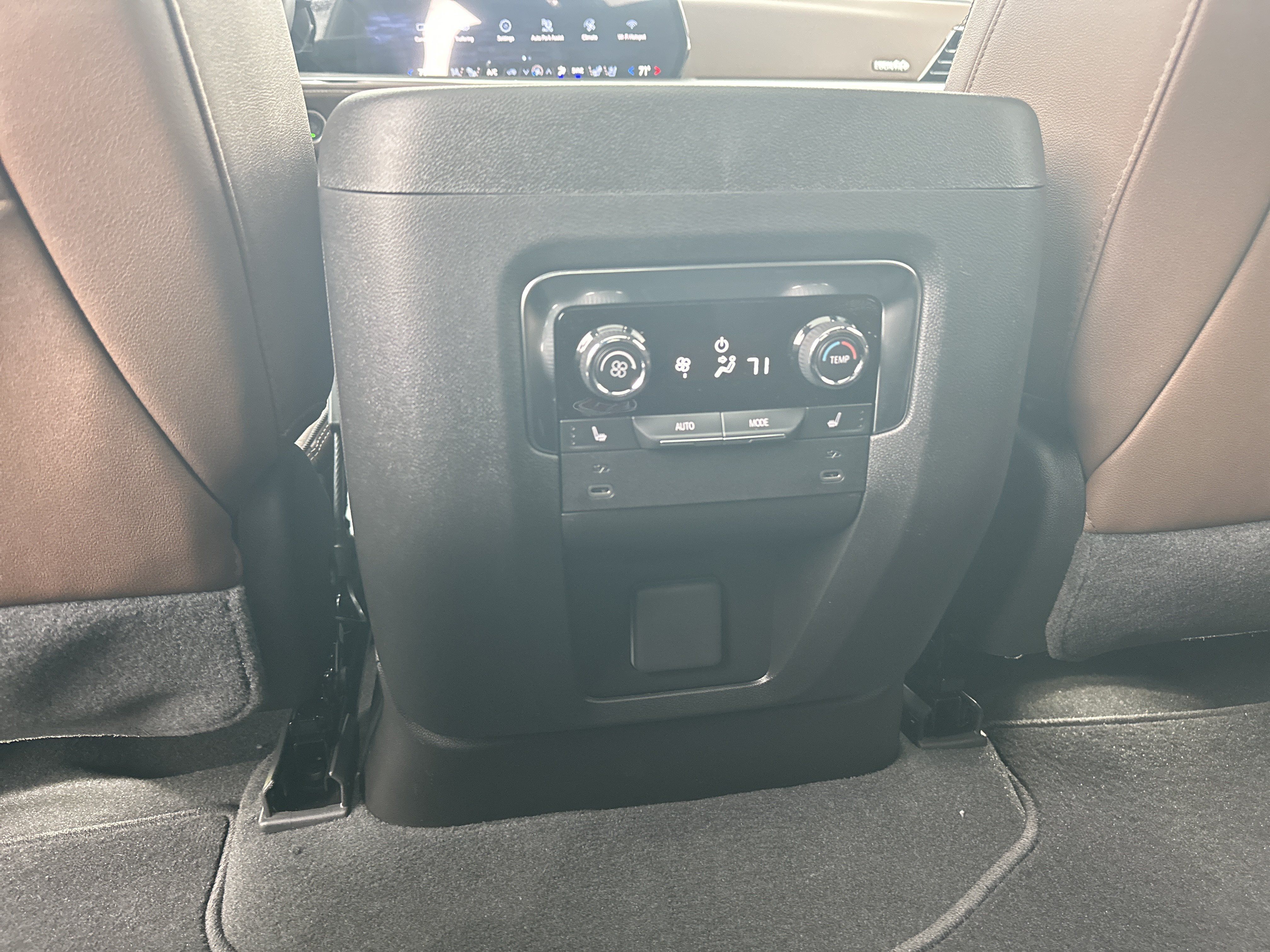 New 2026 Chevrolet Tahoe High Country w/ Sun And Tow Package RWD image 24