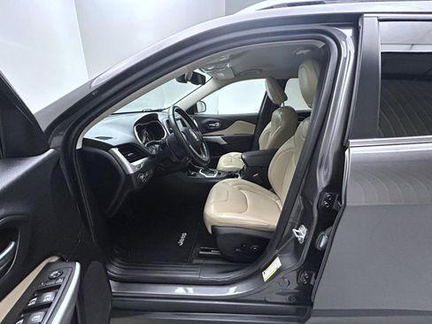Used 2018 Jeep Cherokee Limited AWD/4WD image 10