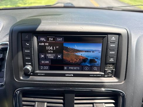 Used 2019 Dodge Grand Caravan SXT FWD image 21