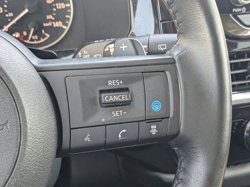 Used 2025 Nissan Pathfinder SV image 22