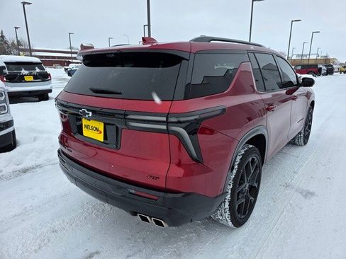 Used 2024 Chevrolet Traverse RS image 8
