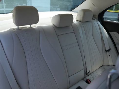 Used 2018 Mercedes-Benz E 300 4MATIC image 16