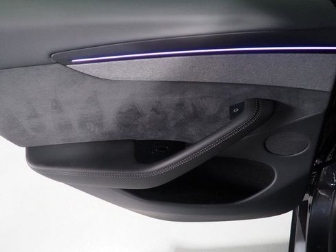Used 2026 Tesla Model Y Long Range RWD image 60