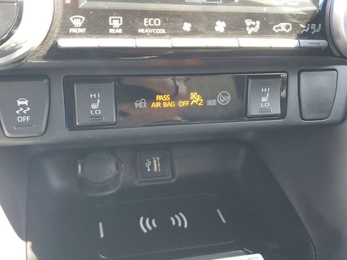 Used 2024 Toyota RAV4 XLE image 33