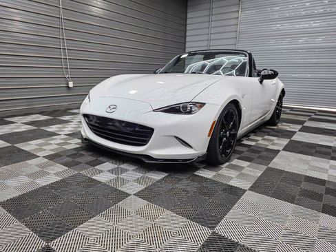 Used 2019 MAZDA MX-5 Miata Club RWD image 36