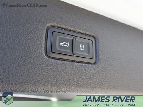 Used 2025 Audi Q7 3.0T Premium Plus image 16