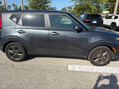 Used 2021 Kia Soul S FWD image 25