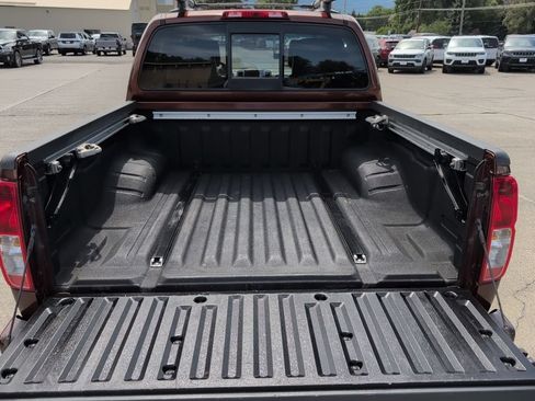 Used 2016 Nissan Frontier PRO-4X w/ Pro-4x Luxury Package AWD/4WD image 9