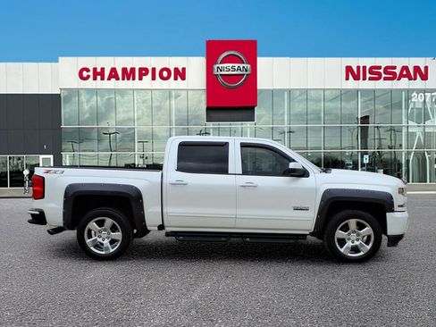 Used 2018 Chevrolet Silverado 1500 LT w/ Texas Edition image 8