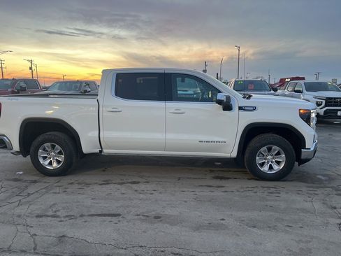 New 2026 GMC Sierra 1500 SLE w/ Preferred Package image 4