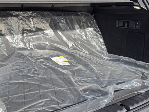 New 2026 BMW iX xDrive60 w/ M Sport Package image 33