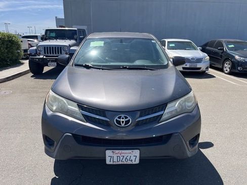 Used 2015 Toyota RAV4 LE FWD image 2