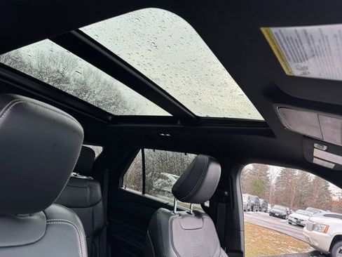 Used 2020 Ford Explorer ST w/ ST Street Pack image 26