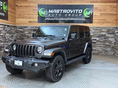 Used 2022 Jeep Wrangler Unlimited Sahara AWD/4WD image 4