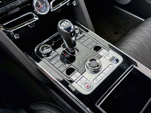 Used 2022 Bentley Flying Spur V8 AWD/4WD image 21