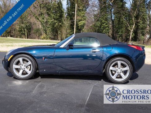 Used 2008 Pontiac Solstice Convertible w/ Premium Package RWD image 1