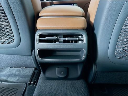 New 2026 Genesis GV70 2.5T Advanced AWD/4WD image 18
