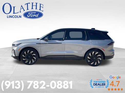 Used 2024 Lincoln Nautilus Reserve w/ Equipment Group 203A image 2