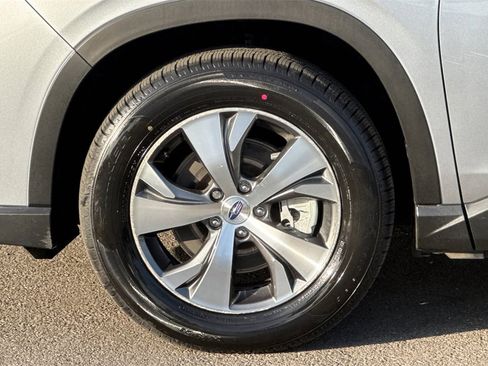 Certified 2024 Subaru Ascent Premium w/ Convenience Package image 32