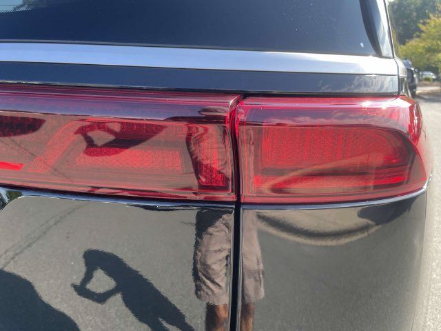 Certified 2024 Kia Carnival LX FWD image 16