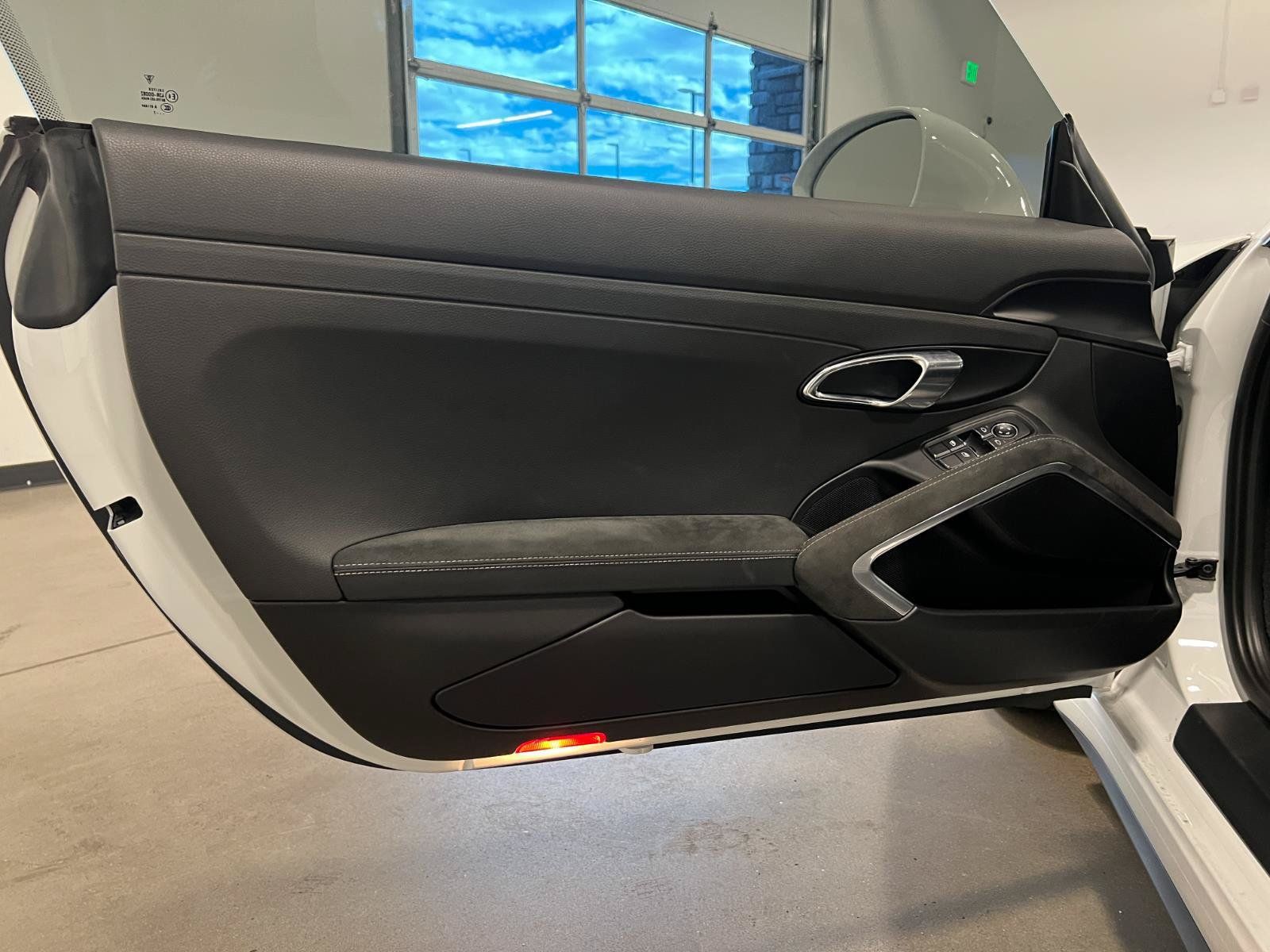 Used 2018 Porsche 911 GT3 RWD image 26