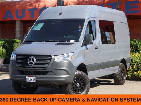 Used 2021 Mercedes-Benz Sprinter 2500 image 4