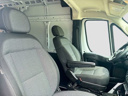 Used 2024 RAM ProMaster 2500 w/ Upfitter's Prep Package FWD image 21