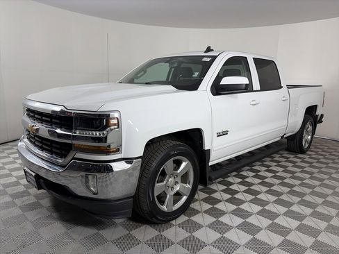 Used 2018 Chevrolet Silverado 1500 LT w/ Texas Edition image 3