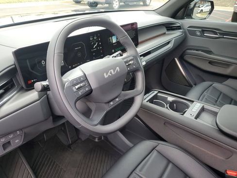 Certified 2026 Kia EV9 Land w/ Nightfall Edition Package image 21