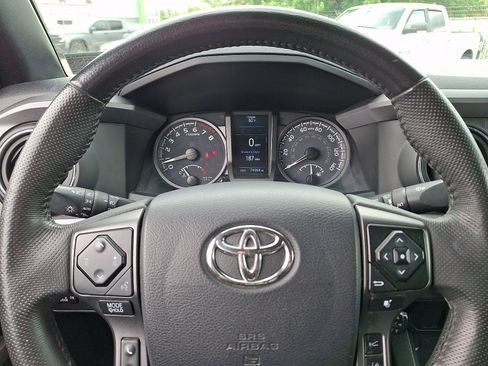 Used 2021 Toyota Tacoma TRD Off-Road AWD/4WD image 25